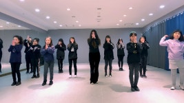 방송댄스B반 청하 - 벌써 12시 - kakaoTV 방송댄스B반 청하 - 벌써 12시