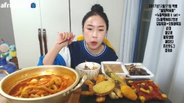 불탕 누들 떡볶이, 참치마요컵밥, 치즈돈까스, 순대, 피카츄,어묵 먹방 먹동이 - kakaoTV 불탕 누들 떡볶이, 참치마요컵밥, 치즈돈까스, 순대... 
