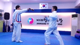 서울 청춘태권도장·성인태권도장 - kakaoTV [태권도발차기] 앞차기를 하는 성인남녀·청춘어른 많은 태권도장 | 서울 청춘태권도장·성인태권도장