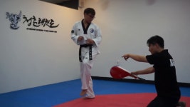 성인들의 태권도 시범 540도 발차기! 의정부 청춘태권도장 - kakaoTV 성인들의 태권도 시범 540도 발차기! 의정부 청춘태권도장