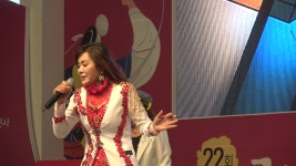 가수 더나은 세월강 제22회 포항 구룡포 과메기축제 구룡포 문화거리 아라광장 (2019,11,9) - kakaoTV 가수 더나은 세월강 제22회 포항... 
