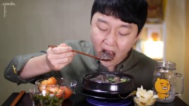 얼큰한 순대국밥 리얼사운드 먹방이야~옥탑방미식가~Sausage and Rice Soup mukbang - kakaoTV 얼큰한 순대국밥 리얼사운드... 