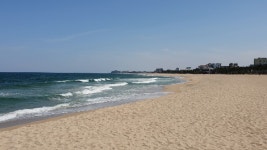 01 속초가는길 낙산해수욕장 해변에 잠시 멈추어 봄날 대자연의 멋진 광경을 함께 보며 빨간등대를 보며 우리의 - kakaoTV 01 속초가는길... 