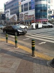 오늘의유머 - 횡단 보도 건널때는 손들 들고 건너자 ! 횡단 보도 건널때는 손들 들고 건너자 !