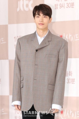 [단독]이민기, 새 드라마 '크래시' 출연 물망..''제안받고 검토''::스포탈코리아 [단독]이민기, 새 드라마 '크래시' 출연 물망..''제안받고 검토''