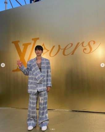'케이티' 송중기, 득남 후 '여유로운 미소' 첫 근황..'아이돌 포스'까지::스포탈코리아 '케이티' 송중기, 득남 후 '여유로운 미소' 첫 근황.....