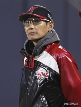 '마침내 우승 恨 푸나' LG 염경엽 감독 ''운도 따른다, 그 기운이 세다''::스포탈코리아 '마침내 우승 恨 푸나' LG 염경엽 감독 ''운도 따른다, 그...