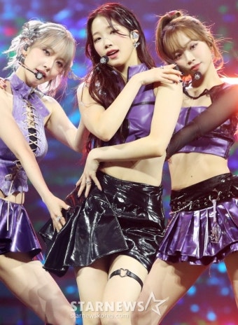 ''독보적인 아우라'' 르세라핌 카즈하, 완벽 미모[AAA 스페셜 화보]::스포탈코리아 ''독보적인 아우라'' 르세라핌 카즈하, 완벽 미모[AAA 스페셜...