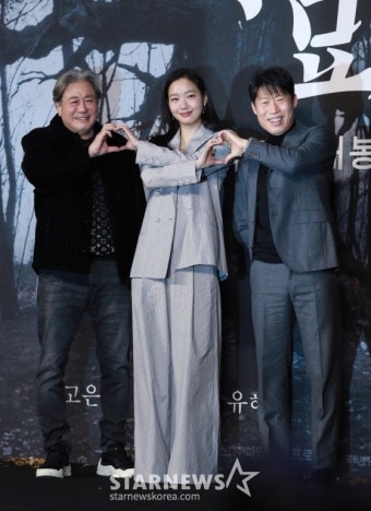 최민식-김고은-유해진 '파묘, 사랑해 주세요'[포토]::스포탈코리아 최민식-김고은-유해진 '파묘, 사랑해 주세요'[포토]
