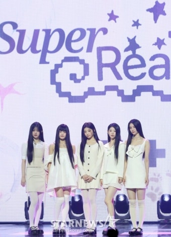 아일릿 '하이브 막내딸 출격'[포토]::스포탈코리아 아일릿 '하이브 막내딸 출격'[포토]