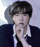 방탄소년단 진 선배님 포토카드 부적처럼 갖고 다녀요::스포탈코리아 방탄소년단 진 선배님 포토카드 부적처럼 갖고 다녀요