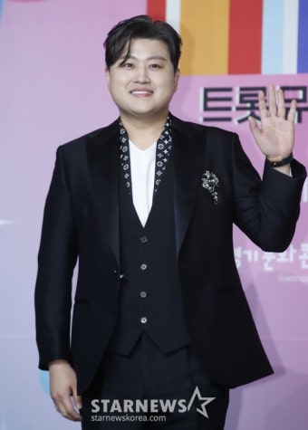 '음주 뺑소니 인정' 김호중 경찰 조사..취재진마저 피했다::스포탈코리아 '음주 뺑소니 인정' 김호중 경찰 조사..취재진마저 피했다