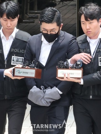 이름값 못하는 김호중 소속사..생각 안 하는 생각엔터 [이승훈의 걸림돌]::스포탈코리아 이름값 못하는 김호중 소속사..생각 안 하는 생각엔터...