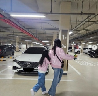 고소영, 딸 이름 타투→커플룩 입고 데이트 ''장동건과 반반 닮아''::스포탈코리아 고소영, 딸 이름 타투→커플룩 입고 데이트 ''장동건과 반반...