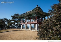 MIWA17000142 | 게티이미지코리아 | 충남 서천군 서면 마량리 동백섬 동백정 Rights-Managed 이미지