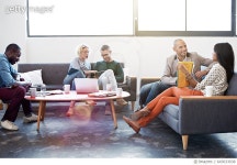 643633038 | 게티이미지코리아 | Theyre an office of creatives Royalty-Free 이미지