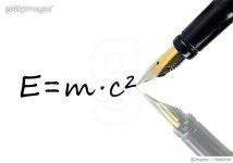 700850567 | 게티이미지코리아 | Close-Up Of Fountain Pen With Text On White Background Royalty-Free 이미지