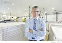 700720967 | 게티이미지코리아 | Businessman In Solar Panel Manufacturing Plant Royalty-Free 이미지