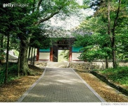 MIWA17000215 | 게티이미지코리아 | 충남 부여군 외산면 무량로(무량사천왕문) Rights-Managed 이미지
