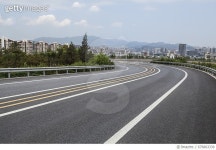 676863339 | 게티이미지코리아 | Road and mountains in Beijing, China Royalty-Free 이미지