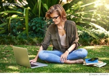 647649378 | 게티이미지코리아 | Connected wherever she goes Royalty-Free 이미지