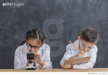 657188132 | 게티이미지코리아 | Young scientists in science lab Royalty-Free 이미지