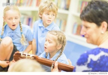 658509258 | 게티이미지코리아 | Education UK Primary School Music Lesson Royalty-Free 이미지