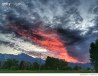 702673079 | 게티이미지코리아 | Scenic View Of Mountains Against Cloudy Sky Royalty-Free 이미지