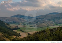 705254873 | 게티이미지코리아 | Scenic View Of Mountains Against Cloudy Sky Royalty-Free 이미지