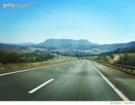 705259681 | 게티이미지코리아 | Empty Road Leading Towards Mountains Royalty-Free 이미지