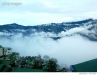 707516521 | 게티이미지코리아 | Scenic View Of Mountains Against Cloudy Sky Royalty-Free 이미지
