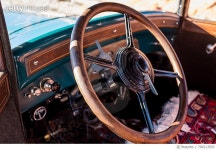 709213593 | 게티이미지코리아 | High Angle View Of Rusty Steering Wheel In Vintage Car Royalty-Free 이미지