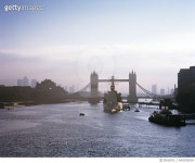 645255034 | 게티이미지코리아 | Foggy morning in London Royalty-Free 이미지
