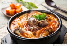 MBRF17002815 | 게티이미지코리아 | 얼큰버섯순대국 Royalty-Free 이미지