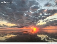 705018185 | 게티이미지코리아 | Sunset on Albemarle Sound in Jockeys Ridge State Park. Royalty-Free 이미지