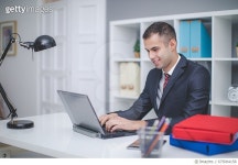 675004158 | 게티이미지코리아 | Businessman typing on laptop Royalty-Free 이미지
