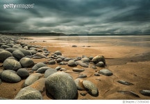 713916343 | 게티이미지코리아 | Scenic View Of Beach Against Cloudy Sky Royalty-Free 이미지