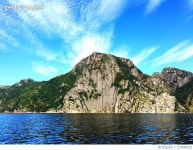 713944315 | 게티이미지코리아 | Scenic View Of Sea Against Cloudy Sky Royalty-Free 이미지