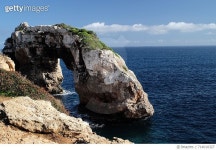 714010327 | 게티이미지코리아 | Close-Up Of Rock In Sea Against Clear Sky Royalty-Free 이미지