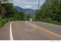 717250247 | 게티이미지코리아 | Empty Road Along Trees Royalty-Free 이미지