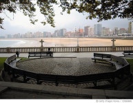 720008891 | 게티이미지코리아 | View Of Bridge Over River In City Royalty-Free 이미지