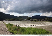 722339163 | 게티이미지코리아 | Scenic View Of Mountains Against Cloudy Sky Royalty-Free 이미지