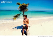 보엔팜 | 724287687 | 게티이미지코리아 | Man Standing On Beach Royalty-Free 이미지