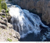 724309331 | 게티이미지코리아 | Scenic View Of Waterfall Royalty-Free 이미지