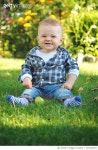 724325181 | 게티이미지코리아 | Baby Boy Sitting On Grass Royalty-Free 이미지