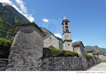 684108972 | 게티이미지코리아 | San Michele and San Nicolao churches in Giornico, Switzerland Royalty-Free 이미지