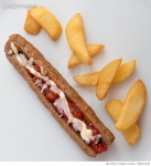 685013430 | 게티이미지코리아 | Frikandel and French fries. Royalty-Free 이미지