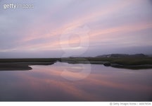 순찬식당 | 683078506 | 게티이미지코리아 | Estuary near Provincetown, Mass., at dusk Royalty-Free 이미지