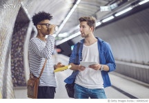 694909240 | 게티이미지코리아 | Friends traveling together Royalty-Free 이미지