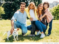 695408166 | 게티이미지코리아 | Young family with a dog Royalty-Free 이미지